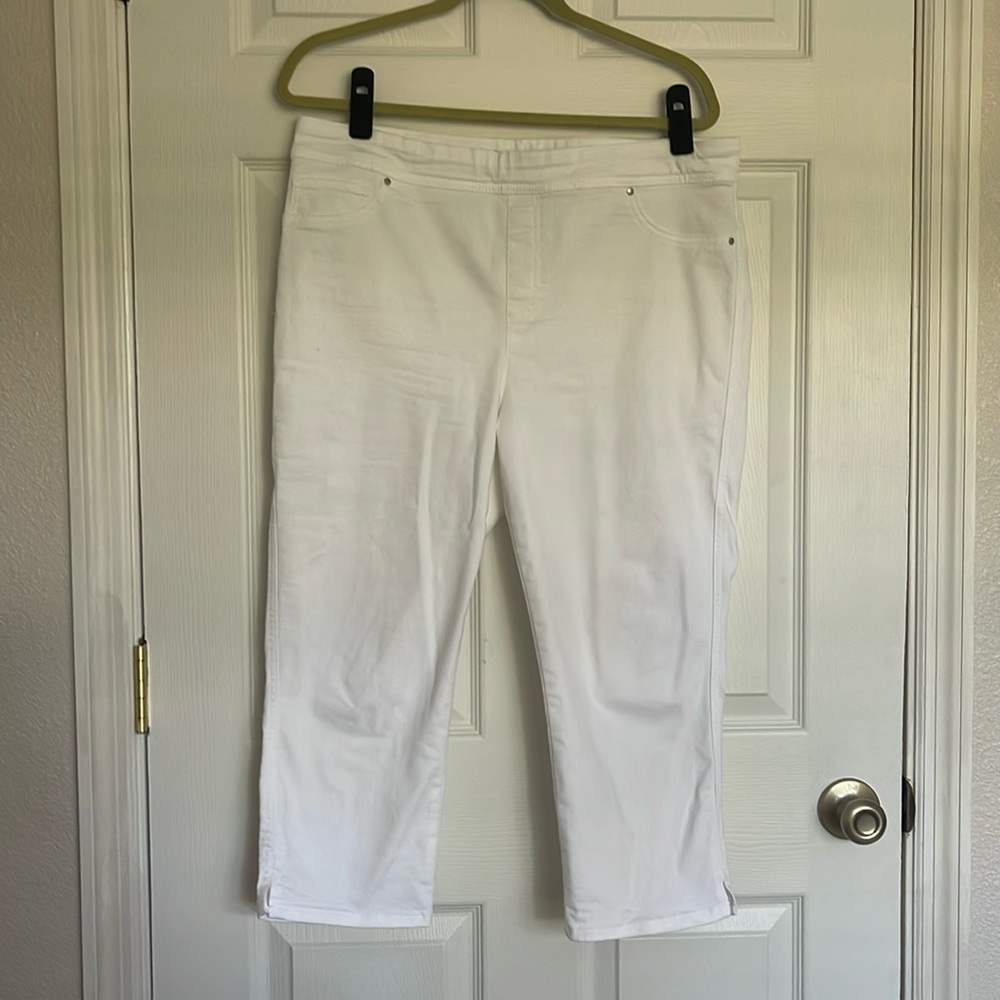 Chico’s Perfect Stretch Girlfriend Slim Leg Capri 2